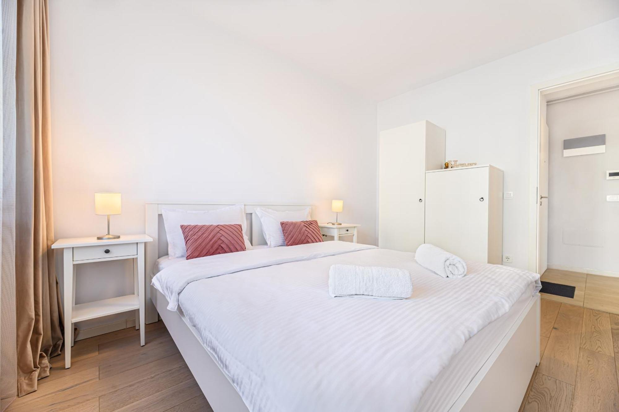Jad - Luxury 3 Rooms & 2 Rooms Apartments In Kasper, Near Coresi Mall Braszów Zewnętrze zdjęcie