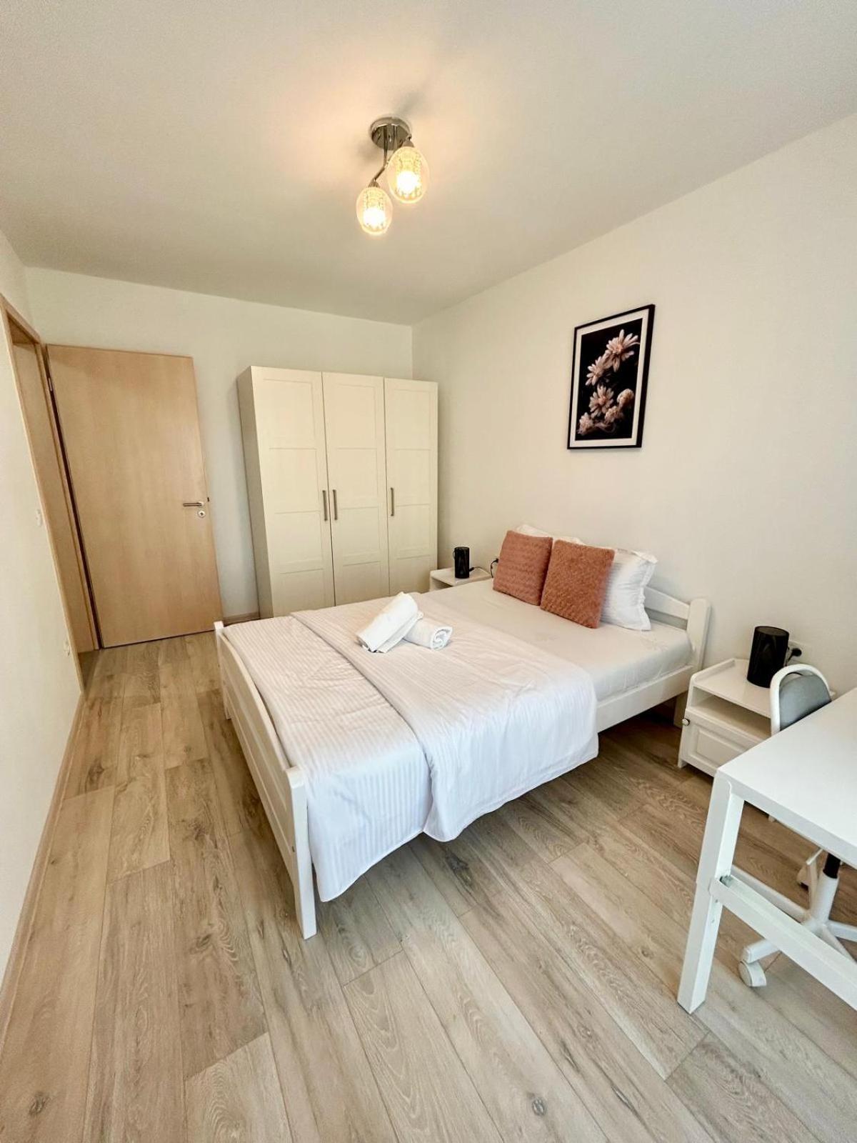 Jad - Luxury 3 Rooms & 2 Rooms Apartments In Kasper, Near Coresi Mall Braszów Zewnętrze zdjęcie