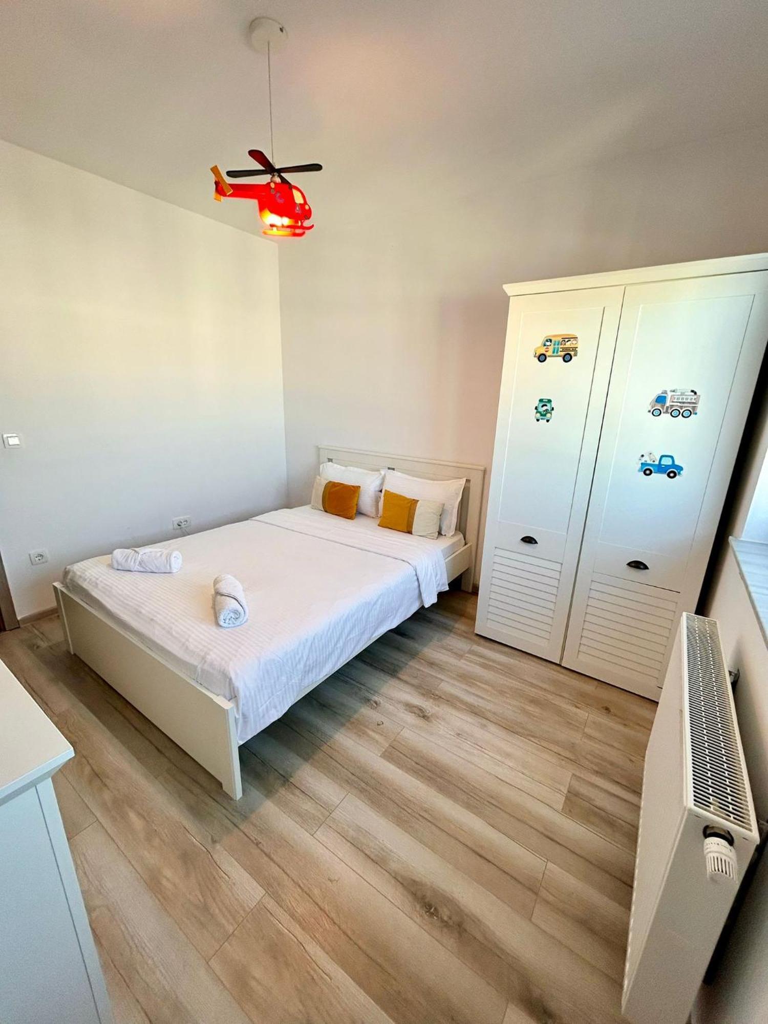 Jad - Luxury 3 Rooms & 2 Rooms Apartments In Kasper, Near Coresi Mall Braszów Zewnętrze zdjęcie
